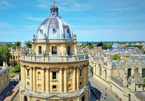 A Complete Guide to Oxbridge Universities: Admissions, Courses, Student Life, and More